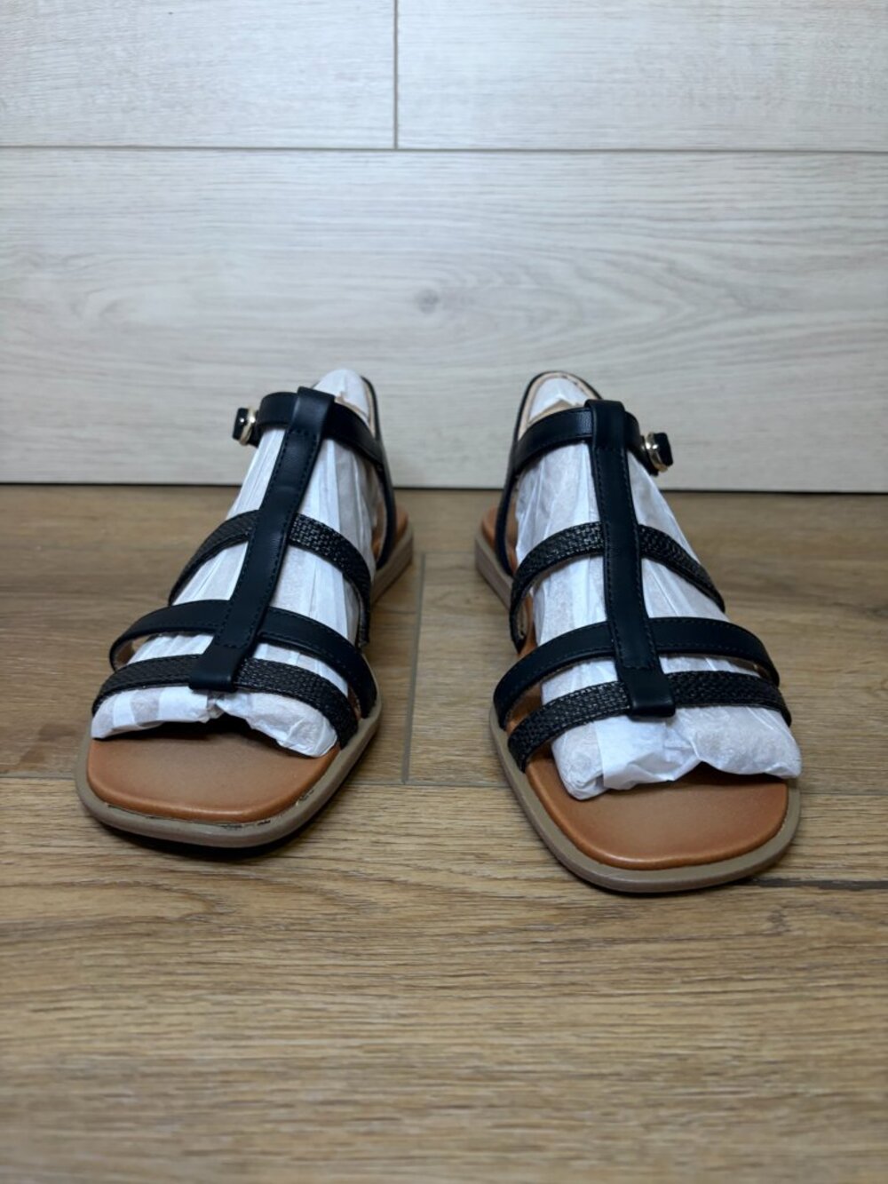Naturalizer Julia Black Strappy Flat Comfort Sandals Size 7M